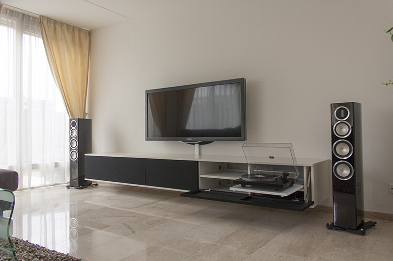 Dressoir met luidspreker doek